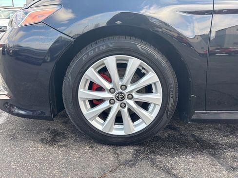 Used 2020 Toyota Camry LE image 32
