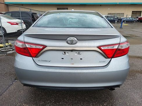 Used 2016 Toyota Camry XSE w/ Moonroof Package FWD image 5