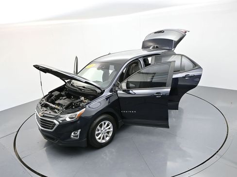 Used 2020 Chevrolet Equinox LS image 32
