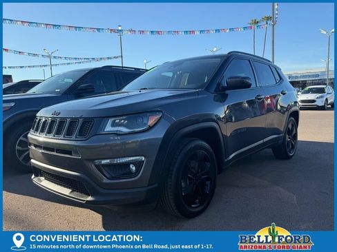 Used 2018 Jeep Compass Latitude w/ Popular Equipment Group FWD image 2