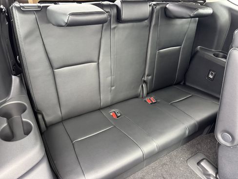 New 2026 Toyota Highlander Platinum AWD/4WD image 6