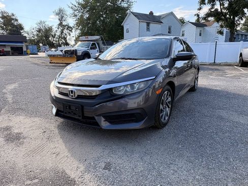 Used 2018 Honda Civic EX image 2