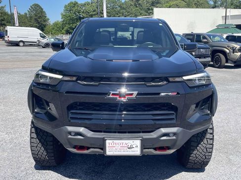 Used 2025 Chevrolet Colorado ZR2 w/ Technology Package AWD/4WD image 6