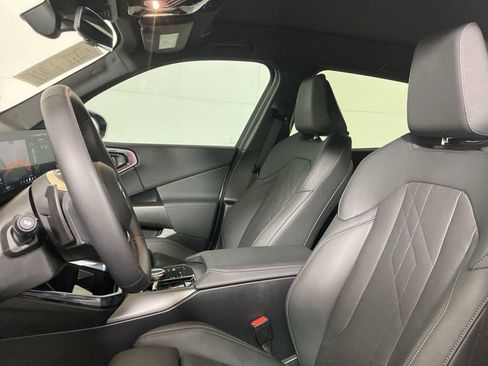 Certified 2025 BMW X3 xDrive30i w/ M Sport Package image 22