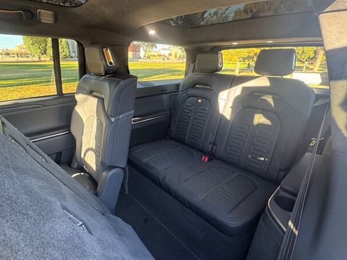 Used 2023 Rivian R1S Adventure AWD/4WD image 23