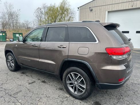 Used 2018 Jeep Grand Cherokee Laredo image 16