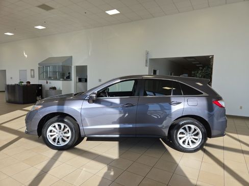 Used 2018 Acura RDX FWD image 2