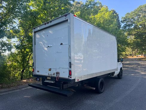 Used 2016 Ford E-350 and Econoline 350 Super Duty RWD image 8