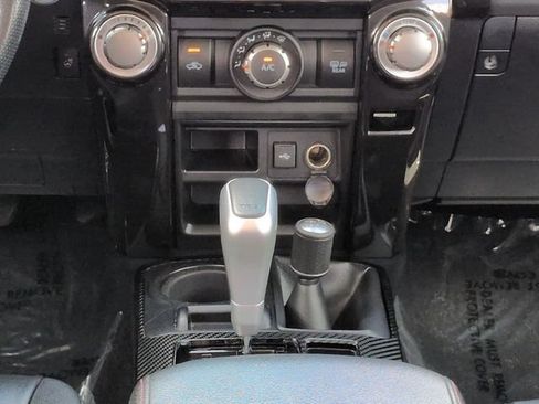 Used 2023 Toyota 4Runner TRD Off-Road Premium w/ Moonroof Package AWD/4WD image 19
