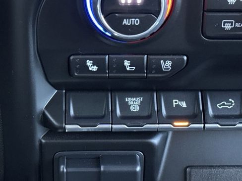 Used 2023 Chevrolet Silverado 2500 High Country image 22