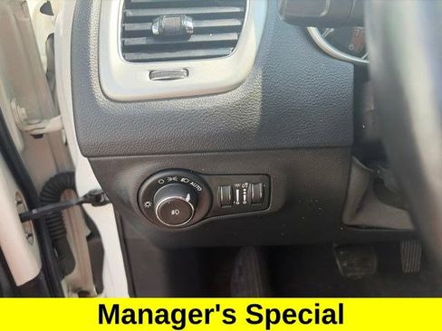 Used 2020 Jeep Compass Latitude w/ Cold Weather Group AWD/4WD image 19