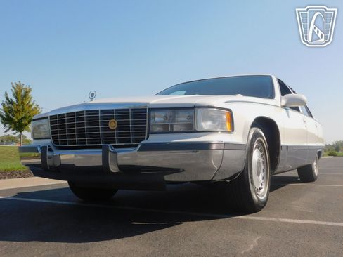 Used 1995 Cadillac Fleetwood Brougham image 17