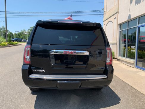 Used 2017 GMC Yukon Denali AWD/4WD image 6