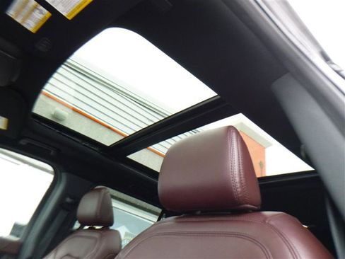 Used 2023 Ford Expedition Limited image 18