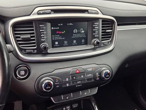 Used 2018 Kia Sorento EX FWD image 19