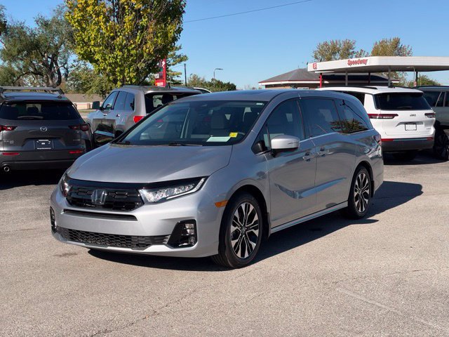 Used 2025 Honda Odyssey Elite image 3