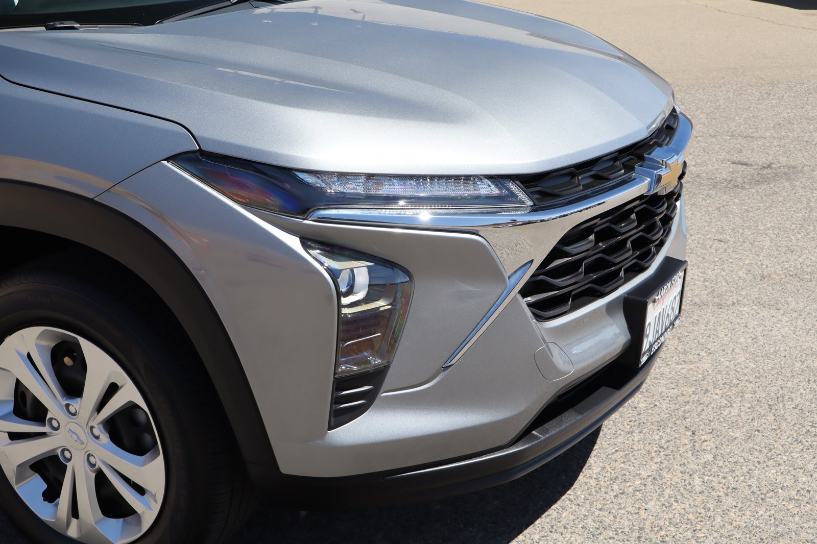Used 2024 Chevrolet Trax LS FWD image 9