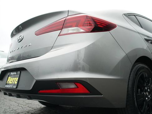 Used 2020 Hyundai Elantra SE FWD image 24