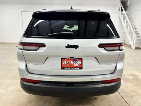 Used 2025 Jeep Grand Cherokee L Altitude RWD image 6