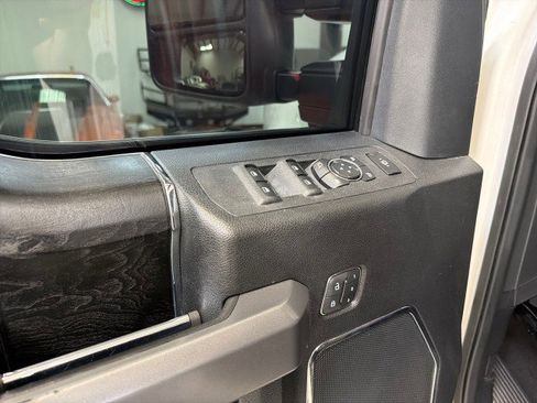 Used 2019 Ford F250 Platinum w/ Platinum Ultimate Package image 17