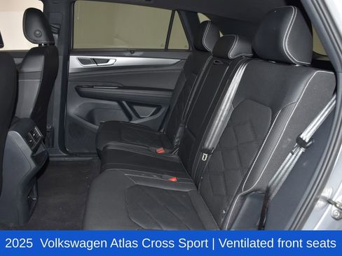 Used 2025 Volkswagen Atlas Cross Sport SE AWD/4WD image 25