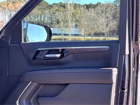 New 2025 Chevrolet Suburban Premier w/ Sun And Tow Package image 20