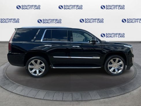 Used 2018 Cadillac Escalade Luxury image 8