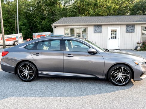 Used 2022 Honda Accord Touring image 11