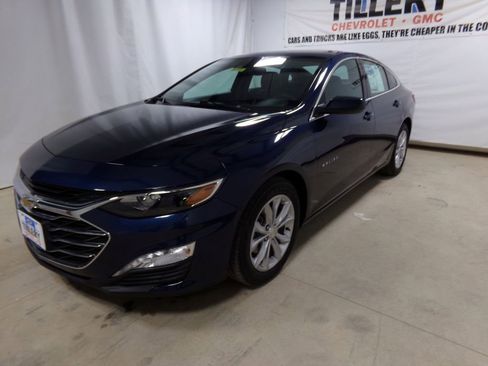 Used 2022 Chevrolet Malibu LT w/ Leather Package image 3