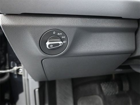 New 2026 Volkswagen Jetta SE image 21