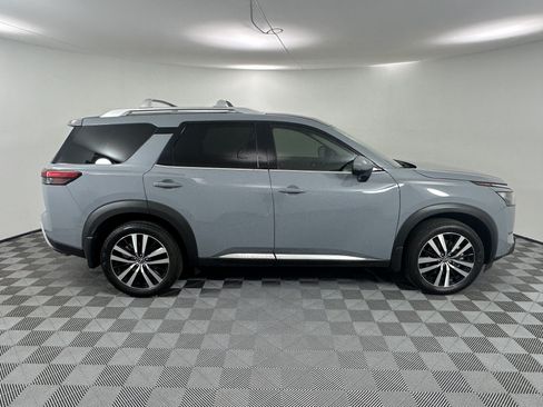 Used 2025 Nissan Pathfinder Platinum w/ Cargo Package FWD image 6