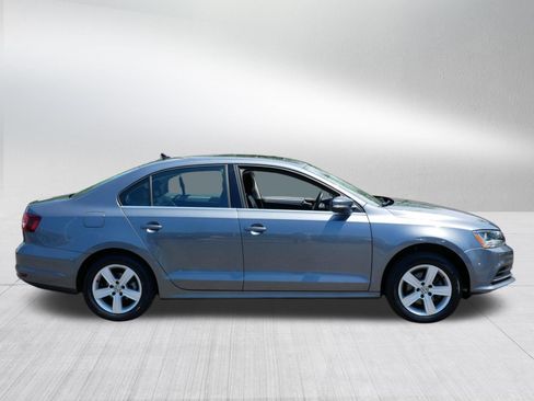 Used 2018 Volkswagen Jetta SE FWD image 8