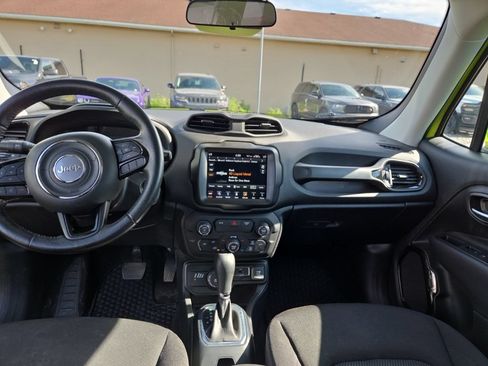 Used 2018 Jeep Renegade Altitude w/ UConnect 8.4 Nav Group AWD/4WD image 23
