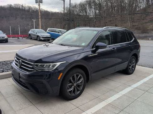Certified 2022 Volkswagen Tiguan SE w/ Panoramic Sunroof Package image 1