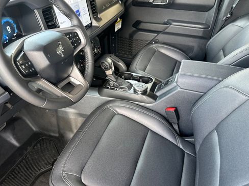 New 2025 Ford Bronco Badlands image 10