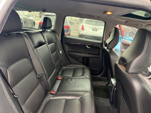 Used 2016 Volvo XC70 T5 Premier w/ Proximity Package image 15