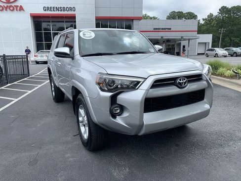 Certified 2022 Toyota 4Runner SR5 RWD image 2