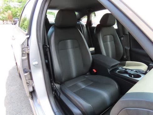 Used 2023 Honda Civic Sport image 16