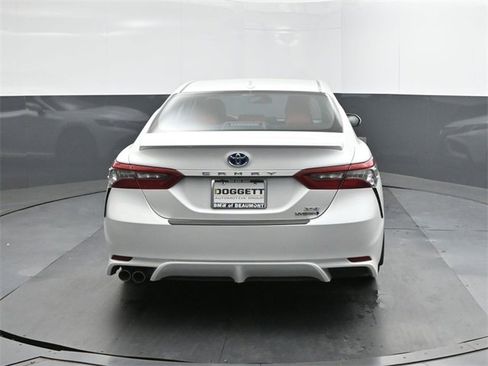 Used 2022 Toyota Camry XSE w/ Cold Weather Package image 8