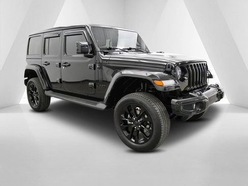 Used 2021 Jeep Wrangler Unlimited Sahara image 1