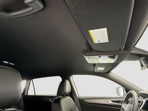 Used 2024 Volkswagen Atlas Cross Sport SE FWD image 16