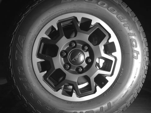 New 2026 Toyota Tacoma TRD Off-Road w/ TRD Off Road Upgrade Package AWD/4WD image 9