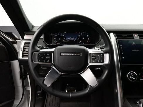 Used 2024 Land Rover Discovery Dynamic SE AWD/4WD image 8