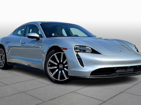 Used 2022 Porsche Taycan image 2