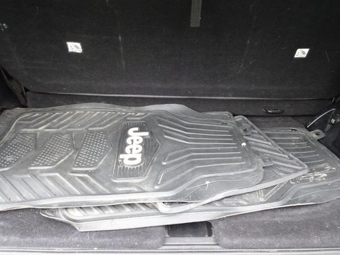 Used 2013 Jeep Wrangler Sahara image 9