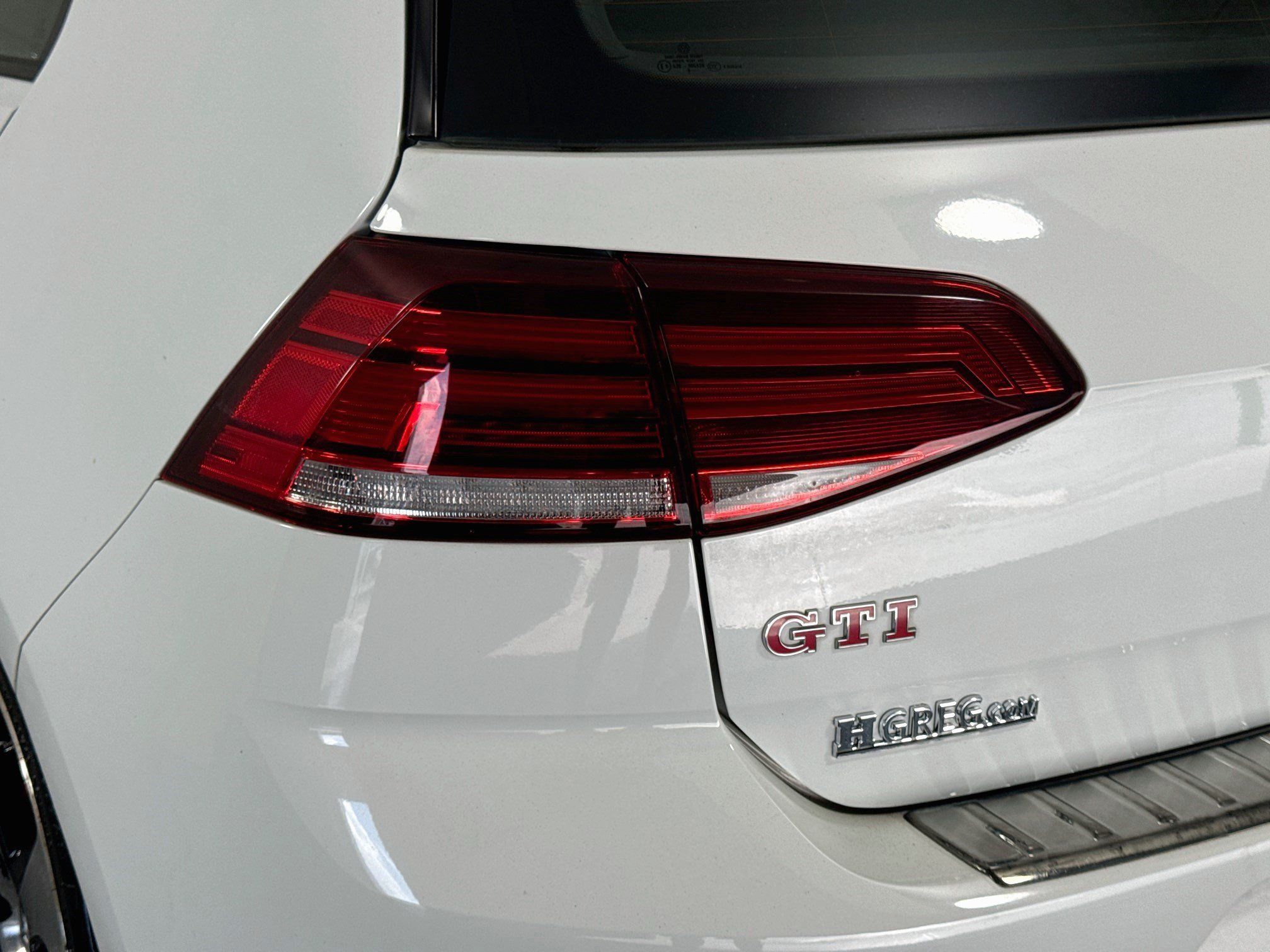 Used 2019 Volkswagen GTI SE FWD image 35