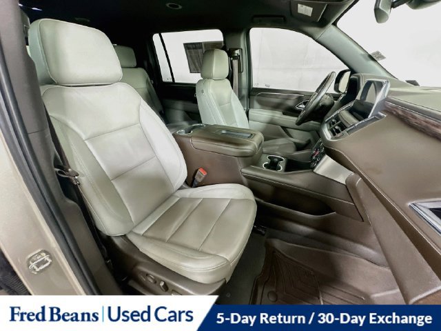 Used 2022 Chevrolet Suburban LT w/ Luxury Package AWD/4WD image 37