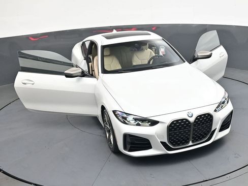 Used 2022 BMW M440i Coupe w/ Premium Package image 38