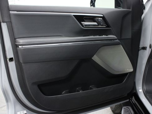 Used 2024 GMC Sierra EV Denali image 10