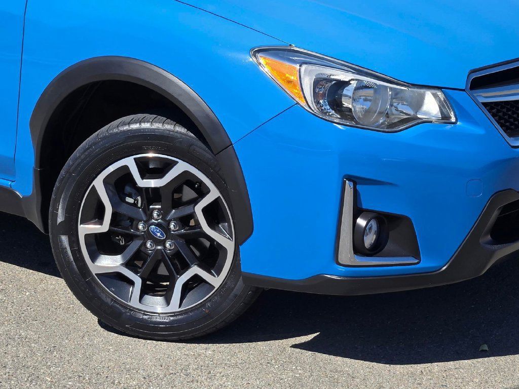 Used 2016 Subaru Crosstrek 2.0i Premium AWD/4WD image 2